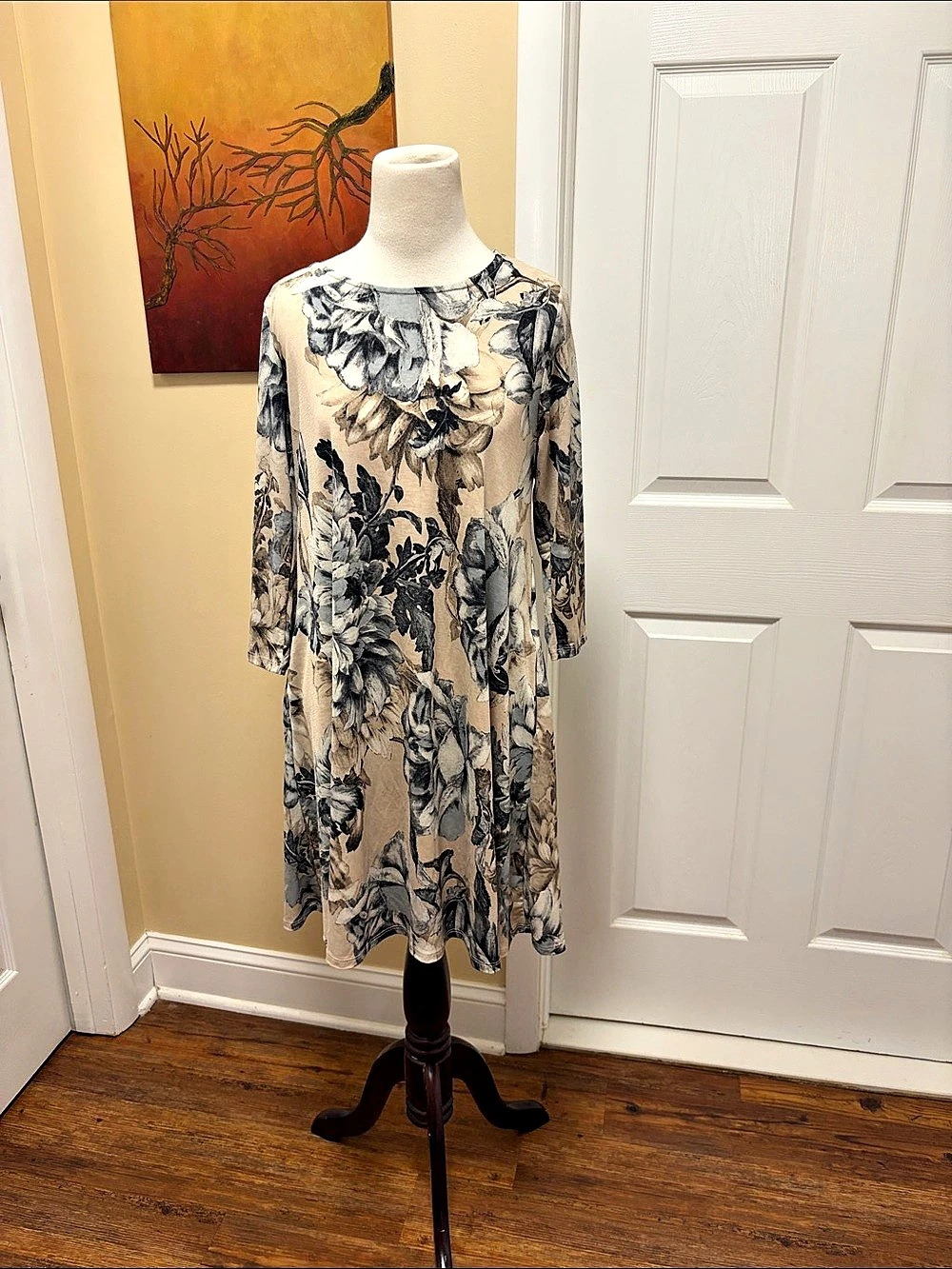 Honeyme Floral Mini Dress Beige & Gray Size Small